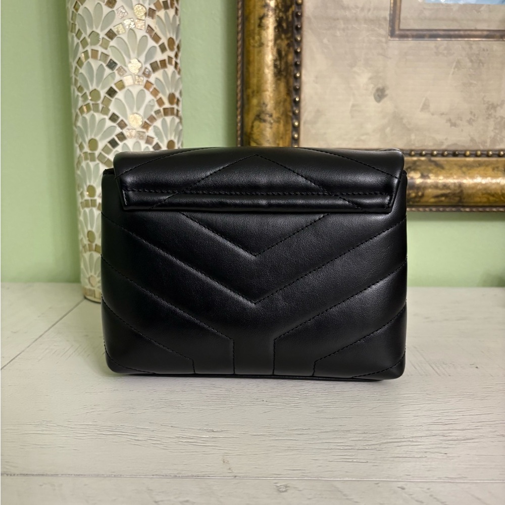 Saint Laurent YSL Toy LouLou in black w/ gold hardware and adjustable strap - Picture 2 of 14